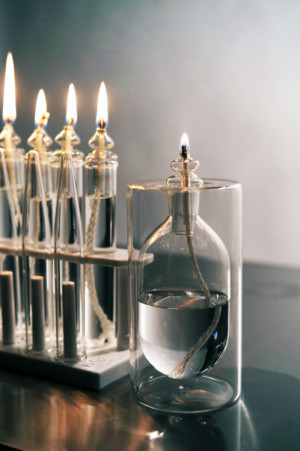 实验室玻璃器皿蜡烛婚礼焦点